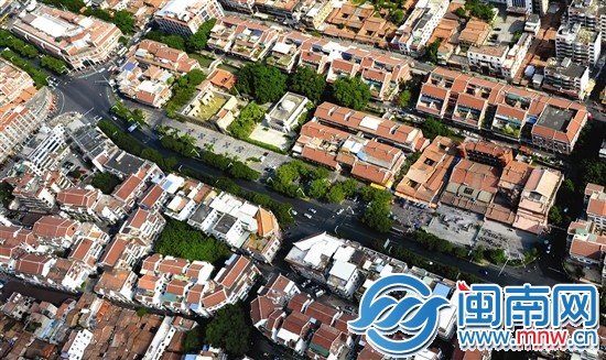 2.涂門街上，清凈寺與關(guān)帝廟毗鄰而建