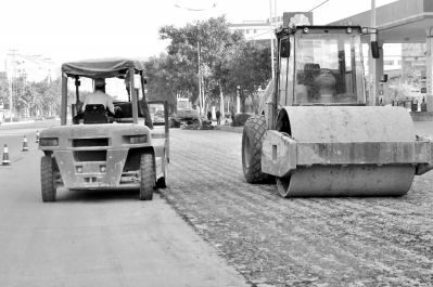 用“共振破碎法”能避免道路反復(fù)修補(bǔ)