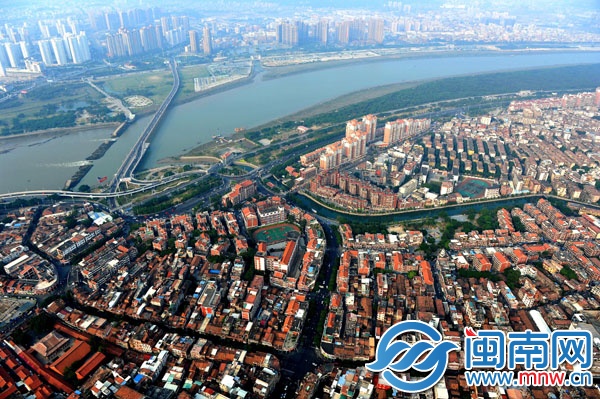 泉州提出將古城與古港、新區(qū)串聯(lián)起來發(fā)展，建設(shè)多元