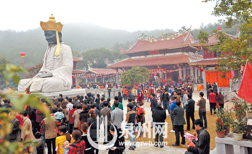 慶典活動現(xiàn)場信眾云集　