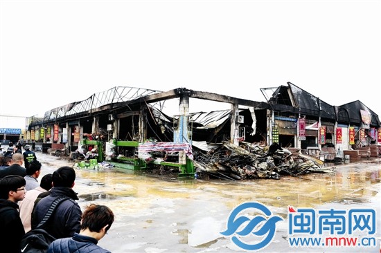 大火過后，現(xiàn)場一片狼藉