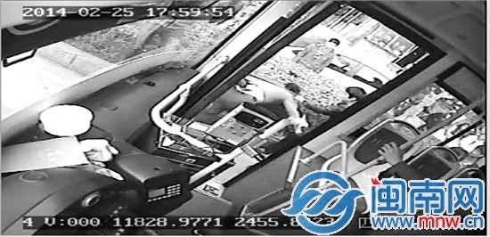 蠻橫乘客 搶奪方向盤被刑拘