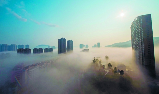 霧中南安，宛如仙境