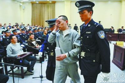 劉漢等36人涉黑案歷經(jīng)17天審理，一審全部休庭。