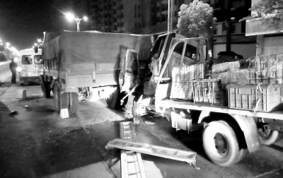 追尾后，兩車卡在一起