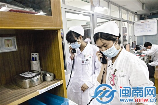 一個晚上急診室的兩部電話響個不停