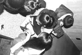 小記者在密室里解鎖。