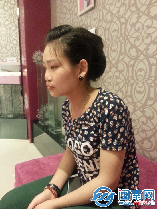 20歲的小梅希望通過整形找回自信