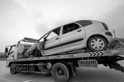 起火車輛被運(yùn)離現(xiàn)場。