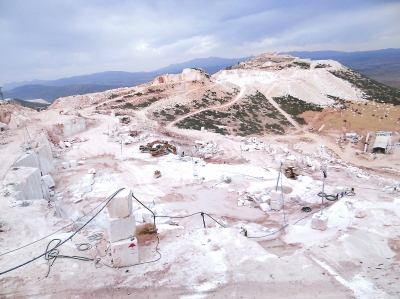 南安石企掀起的在外開(kāi)礦熱潮，帶動(dòng)了礦山機(jī)械市場(chǎng)。