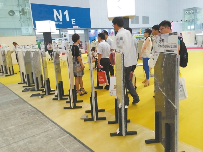 天津石材展上，中國建筑裝飾協(xié)會組織300多名工程項