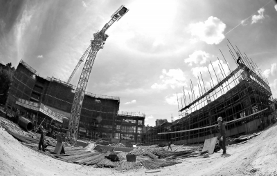 新婦幼保健院正在抓緊建設(shè)。