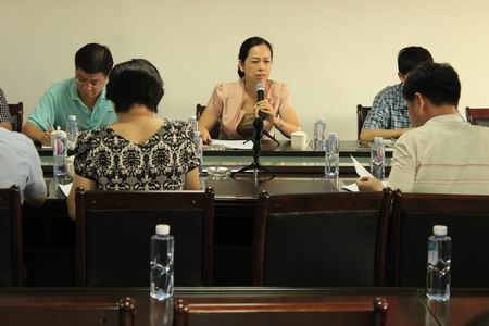 南安市張小紅副市長（中）蒞臨閩臺(tái)農(nóng)產(chǎn)品市場